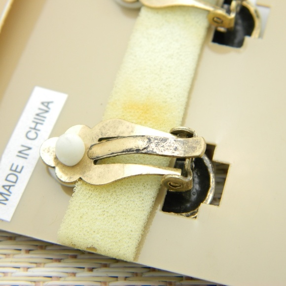 Earrings - Picture 3 of 4